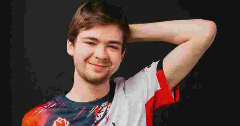 今日FNC官方发布公告，下路双人组选手Upset和Hylissang确诊新冠